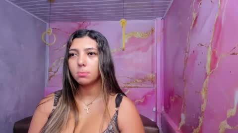 Snapshot of maraluna_ chatting on June 1, 2026, 11:56 am Maraluna online show from June 1, 2026, 11:56 am