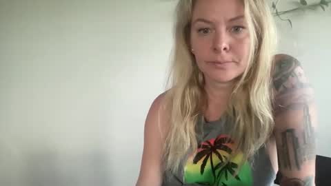 Snapshot of marasecrets chatting on June 8, 2026, 7:25 pm marasecrets online show from June 8, 2026, 7:25 pm