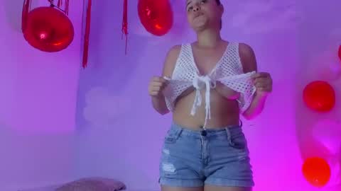 maraxrivera online show from February 19, 2025, 5:38 pm