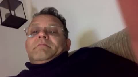 marc280384 online show from March 3, 2025, 4:03 am