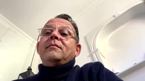 marc280384 online show from March 3, 2025, 9:22 am