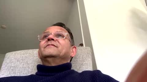 marc280384 online show from March 3, 2025, 1:09 pm