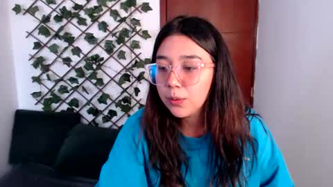 Marcela  online show from December 5, 2025, 3:41 pm