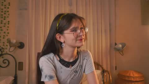 Snapshot of marcelinahumphry chatting on April 22, 2026, 2:29 pm Eva online show from April 22, 2026, 2:29 pm