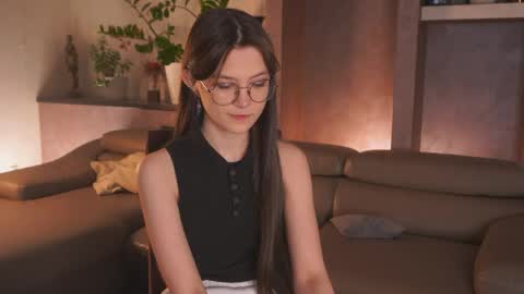 Snapshot of marcelinahumphry chatting on April 28, 2026, 2:44 pm Eva online show from April 28, 2026, 2:44 pm