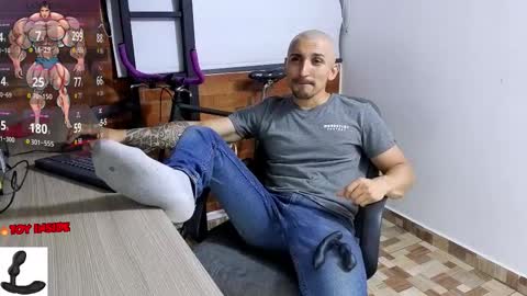 Marck  Independent model  online show from November 23, 2025, 11:15 pm