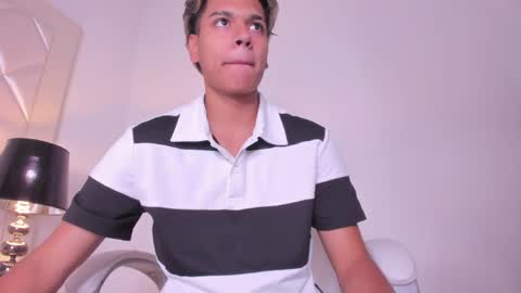 Snapshot of marco_deluxe chatting on April 24, 2026, 11:34 am marco_deluxe online show from April 24, 2026, 11:34 am