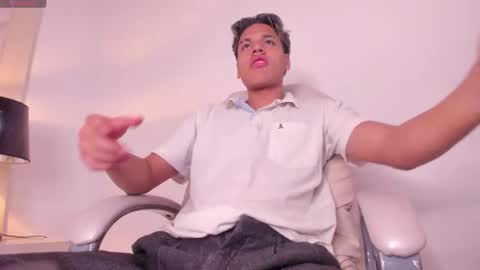 Snapshot of marco_deluxe chatting on May 2, 2026, 11:37 am marco_deluxe online show from May 2, 2026, 11:37 am