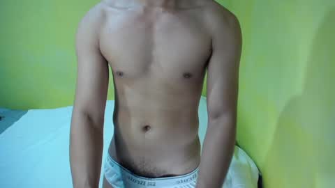 Snapshot of marco_xx69 chatting on February 5, 2025, 2:08 am marco_xx69 online show from February 5, 2025, 2:08 am