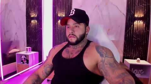 Snapshot of marcus_fit1 chatting on November 5, 2025, 12:21 am Marcus online show from November 5, 2025, 12:21 am