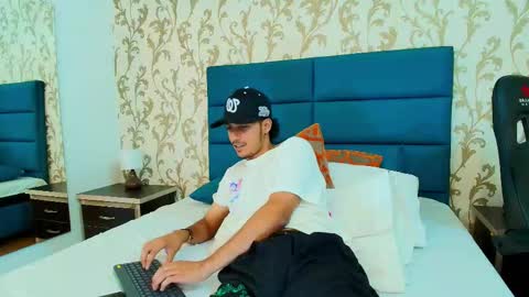 marcus_jeron online show from October 3, 2025, 4:20 am