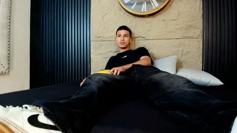Snapshot of marcus_jeron chatting on May 3, 2026, 1:22 am marcus_jeron online show from May 3, 2026, 1:22 am