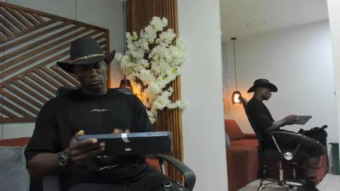 Marcusssss online show from November 8, 2025, 12:38 pm