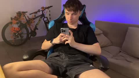 Snapshot of marcussmit chatting on October 28, 2025, 10:45 pm Marcus online show from October 28, 2025, 10:45 pm