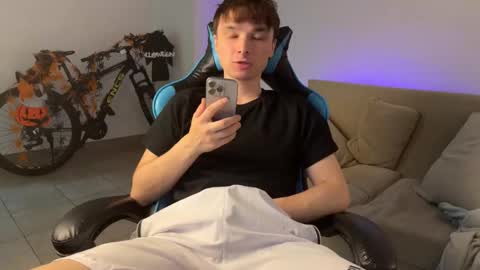 Snapshot of marcussmit chatting on November 4, 2025, 7:46 pm Marcus online show from November 4, 2025, 7:46 pm