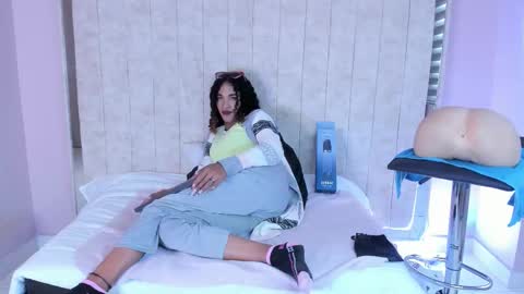 marfilastrom online show from September 23, 2025, 9:29 pm