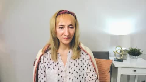 margaretmature online show from February 13, 2025, 8:03 pm