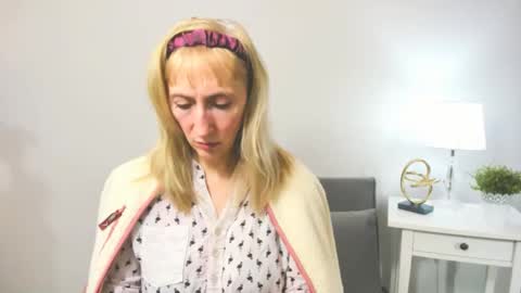 margaretmature online show from February 19, 2025, 4:33 pm