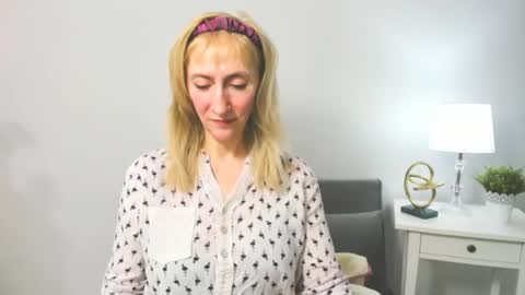 margaretmature online show from February 20, 2025, 4:36 pm