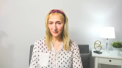 margaretmature online show from February 20, 2025, 7:41 pm