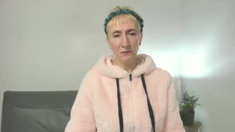 margaretmature online show from October 16, 2025, 3:13 pm