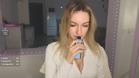 Snapshot of margaretsweet1 chatting on February 23, 2025, 3:24 am Margaret online show from February 23, 2025, 3:24 am