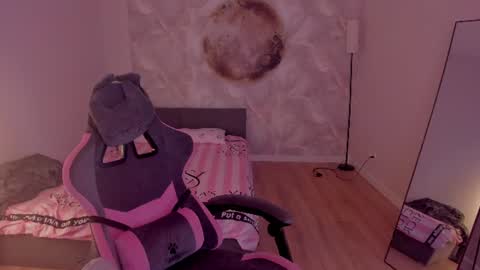 Margo Kellly online show from June 19, 2026, 12:59 am