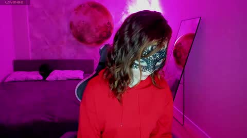 Margo Kellly online show from July 17, 2026, 12:50 am