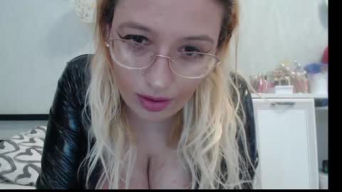 margo_shine online show from April 29, 2026, 2:21 pm