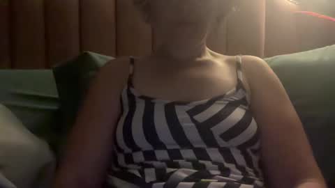 Snapshot of margolane chatting on October 28, 2025, 3:10 am Elle online show from October 28, 2025, 3:10 am