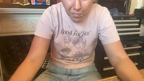 Snapshot of margolane chatting on November 2, 2025, 8:33 pm Elle online show from November 2, 2025, 8:33 pm