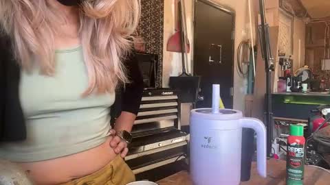 Snapshot of margolane chatting on November 4, 2025, 2:49 pm Elle online show from November 4, 2025, 2:49 pm