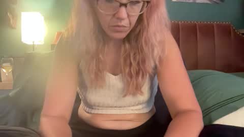 Snapshot of margolane chatting on November 20, 2025, 9:58 pm Elle online show from November 20, 2025, 9:58 pm