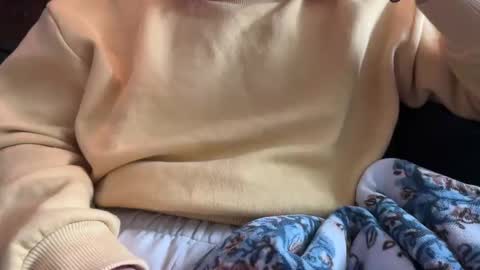 Snapshot of margolane chatting on December 14, 2025, 4:23 pm Elle online show from December 14, 2025, 4:23 pm