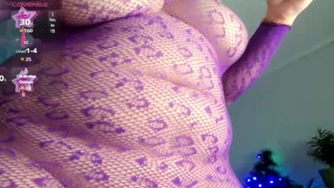 Snapshot of mari_77777 chatting on December 8, 2024, 9:30 pm Mari online show from December 8, 2024, 9:30 pm