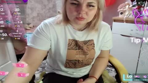 Snapshot of mari_77777 chatting on March 3, 2025, 3:52 am Mari online show from March 3, 2025, 3:52 am