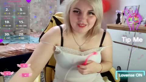 Snapshot of mari_77777 chatting on March 6, 2025, 3:35 pm Mari online show from March 6, 2025, 3:35 pm