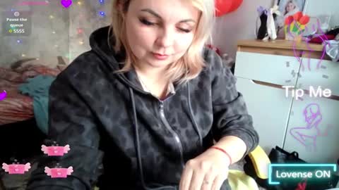 Snapshot of mari_77777 chatting on March 7, 2025, 9:51 am Mari online show from March 7, 2025, 9:51 am