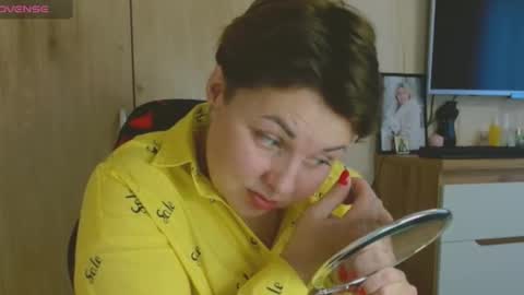 Snapshot of mari_77777 chatting on October 13, 2025, 7:41 am Mari online show from October 13, 2025, 7:41 am