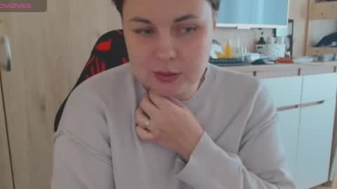 Snapshot of mari_77777 chatting on October 15, 2025, 7:52 am Mari online show from October 15, 2025, 7:52 am