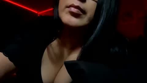 Mari Bee online show from April 26, 2026, 9:29 am