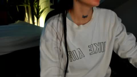 mari_salgado online show from October 10, 2025, 11:09 am