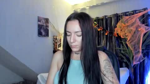 mari_salgado online show from October 28, 2025, 11:36 am
