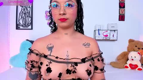 Snapshot of mari_sweett chatting on February 21, 2025, 6:37 pm Mari Sweett online show from February 21, 2025, 6:37 pm