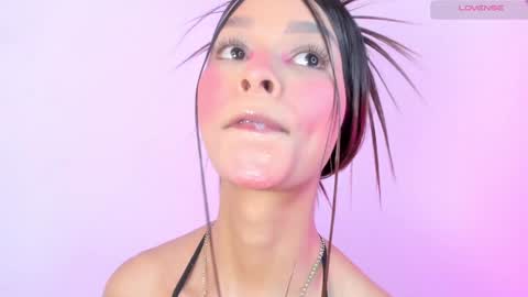 S O F I A  model independent online show from February 6, 2025, 11:10 am