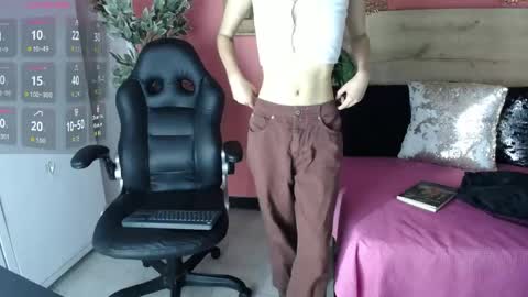 maria_turner1 online show from April 15, 2026, 9:49 am