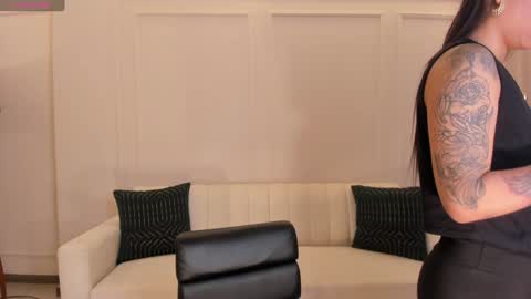 MARIA HERRERA  online show from December 12, 2024, 7:59 pm