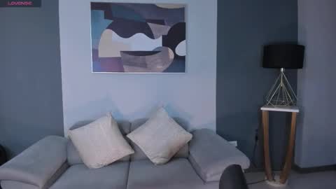 MARIA HERRERA  online show from October 7, 2025, 9:23 pm