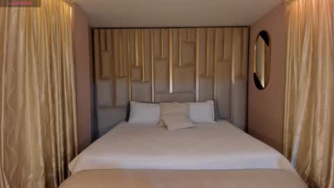 MARIA HERRERA  online show from December 17, 2025, 12:49 am