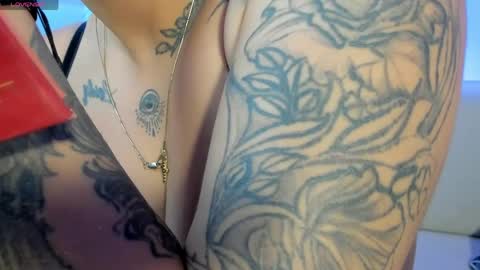 Snapshot of mariaherrera_ chatting on April 18, 2026, 8:42 pm MARIA HERRERA online show from April 18, 2026, 8:42 pm